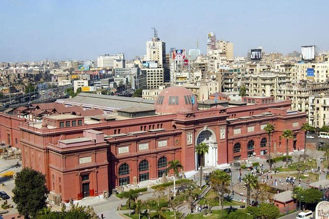 Giza Pyramids,Egyptian Museum & Khan El-Khalili Bazaar Full Day Tour with lunch - Seeing the Pyramids of Giza and Great Sphinx