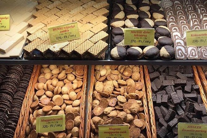 Gourmet Market Walk at the Great Market Hall of Budapest - What you learn inside Central Market Hall