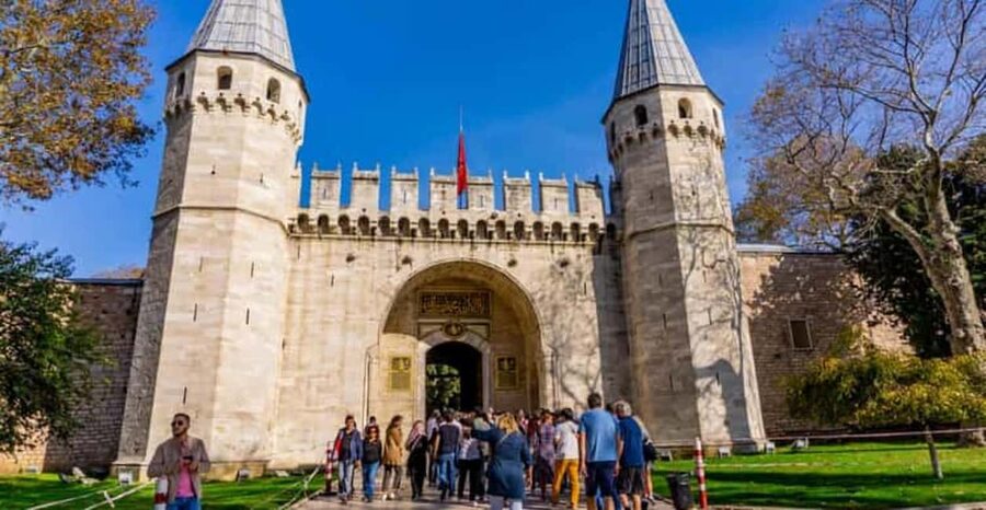 Guided Half-Day Istanbul Tour: Topkapi & Grand Bazaar - Starting with hotel pickup from Beyoğlu or Fatih