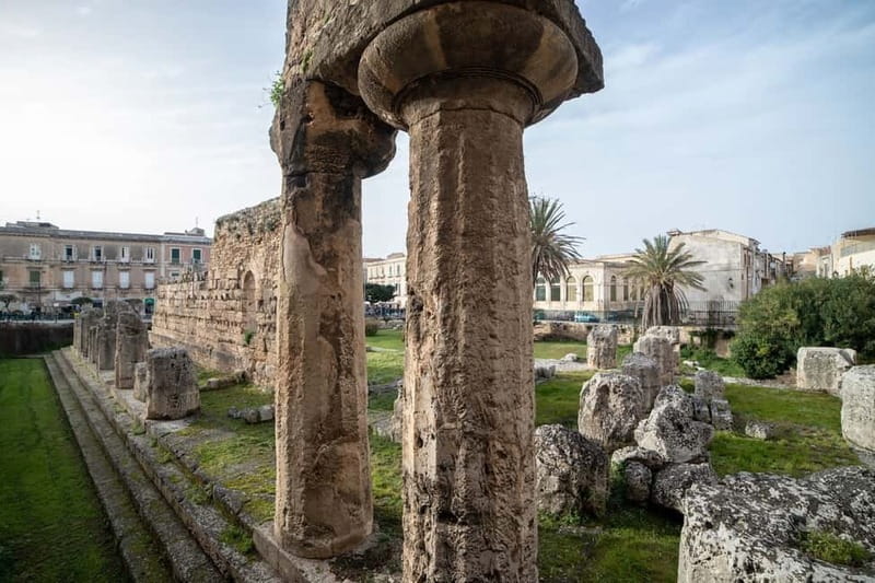 Guided tour of Ortigia with Fish Street Food at the market - Guide quality, language, and pace