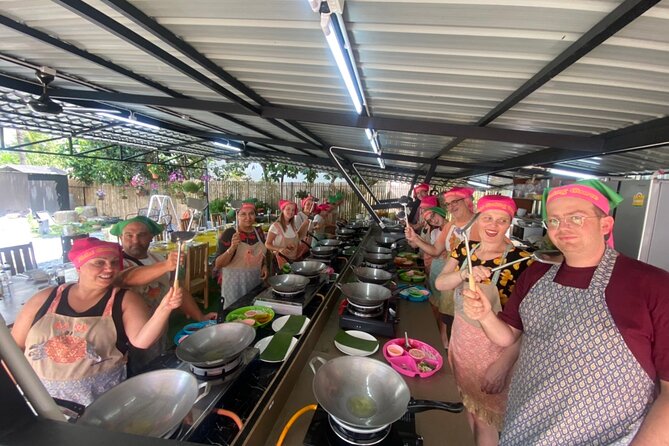 Half day Thai cooking Class + Market tour+Garden tour - Who should book this class?