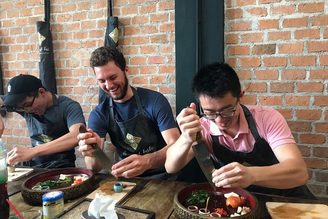 Hands on Thai Cooking Class and Market Tour - Dietary needs and menu choices