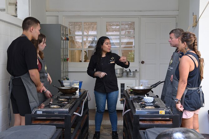 Hands-on Thai Cooking Class & Market Tour in Sukhumvit - The rotating menu, day by day