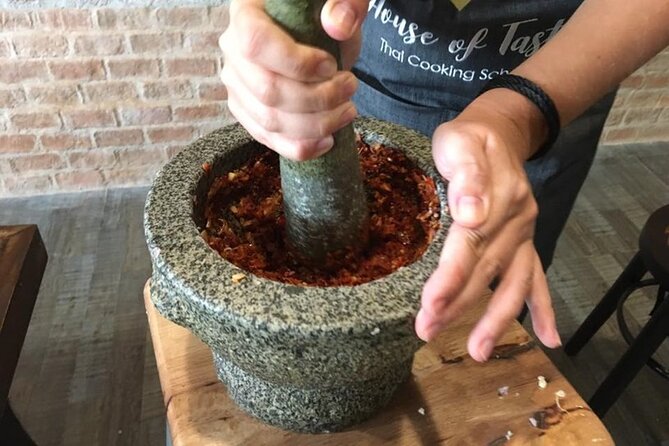 Hands-on Thai Cooking Class & Market Tour in Sukhumvit - Food, dietary needs, and comfort