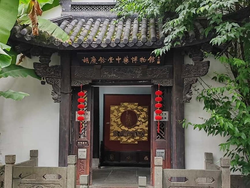Hangzhou Insider Mini-Hike: TCM, Hill Views and Wet Market - The hilltop pavilion and West Lake views