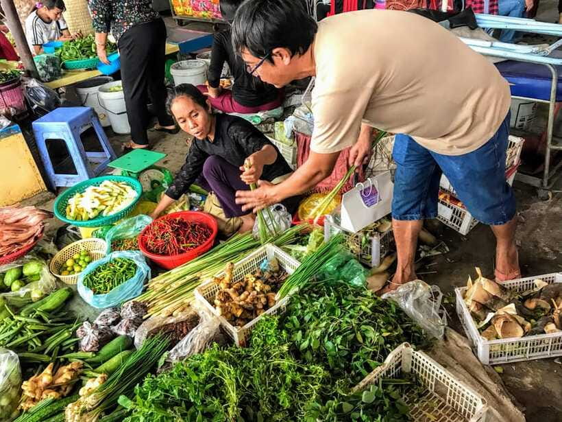 Hanoi Food Adventure: Vietnamese Market Tour & Cooking Class - Booking details that matter