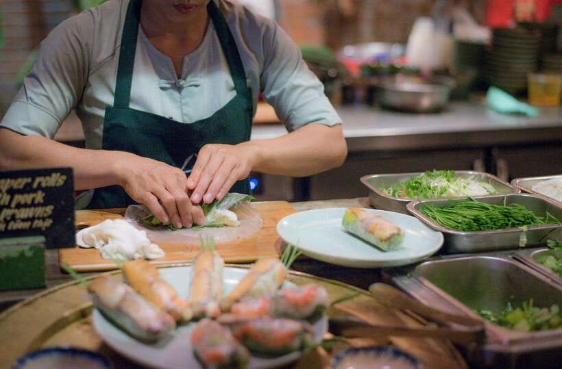 Hanoi Food Adventure: Vietnamese Market Tour & Cooking Class - Starting at the market on Hoang Hoa Tham Street