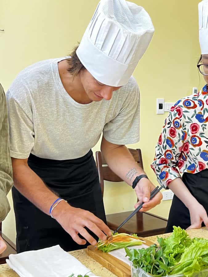 Hanoi: Maya Traditional Cooking Class & Market Tour - Timing, meeting point, and practical limits