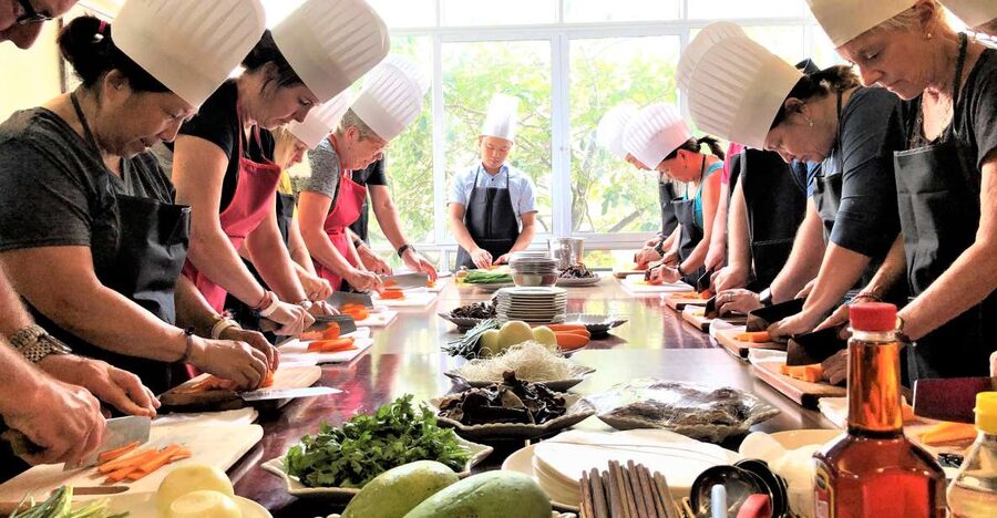 Hanoi: Old Quarter Market Tour and Cooking Class with Meal - Walking through a real Hanoi wet market