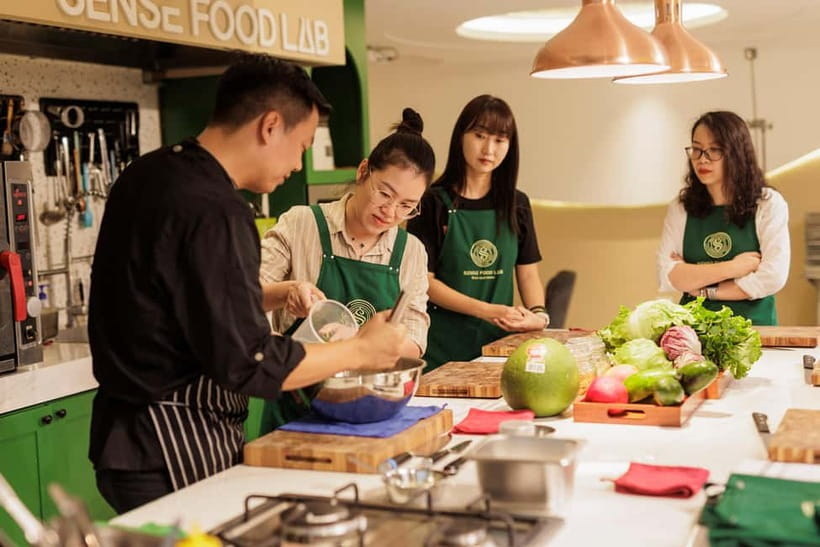 Hanoi: Vietnamese Cooking Class- Market Tour with Local Chef - Starting in a typical Hanoi market