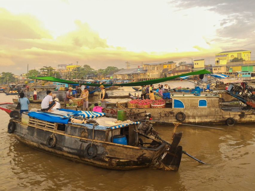 HCMC: Cai Rang Floating Market & Mekong Delta Private Tour - The sampan ride through narrow canals