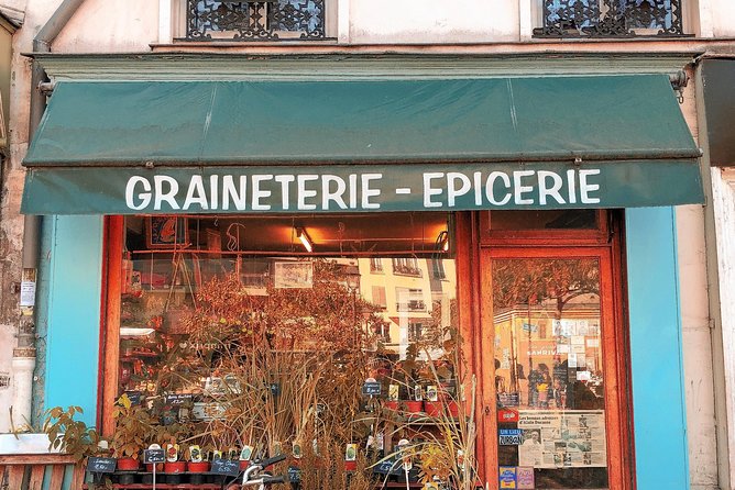 Historical Paris Walking Tour to Vibrant Food Market - How the small group changes the walk