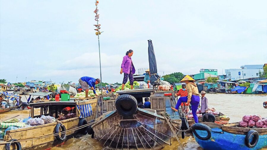 Ho Chi Minh: 1 Day Can Tho Floating Market & Cu Chi Tunnels - Practical preparation for the heat and mud