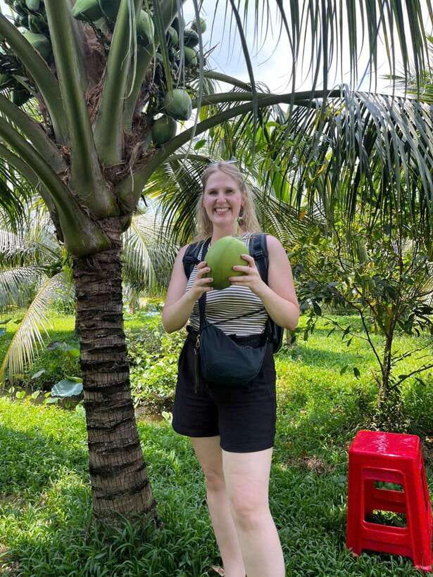 Ho Chi Minh: 1-Day Mekong Delta Tour-Floating Market & Islet - Making cakes and pop rice with local families