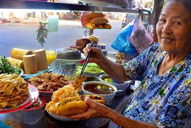 Hoi An Ancient Town - Night Market Street Food Walking Tours - What this Hoi An night food tour is really like