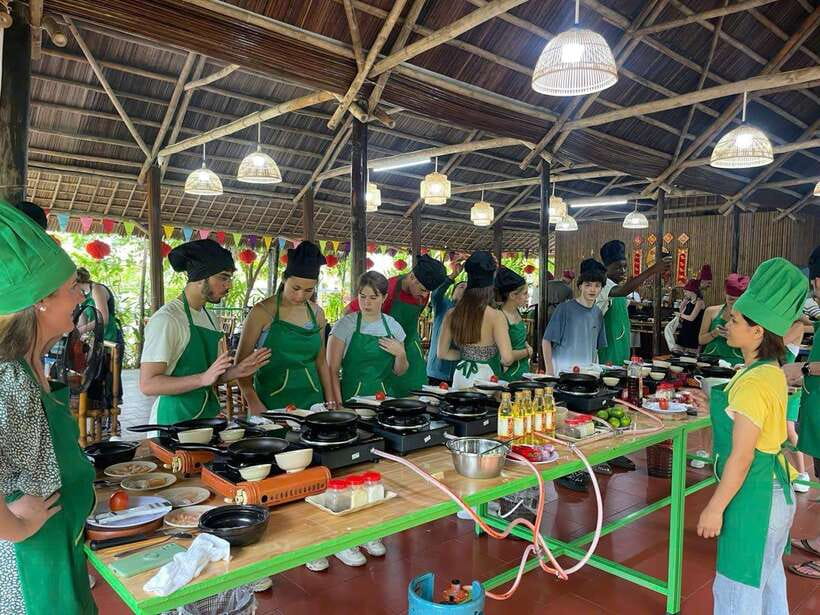 Hoi An: Cooking Class, Crab Fishing-Basket Boat, Market Tour - Who should book this experience?