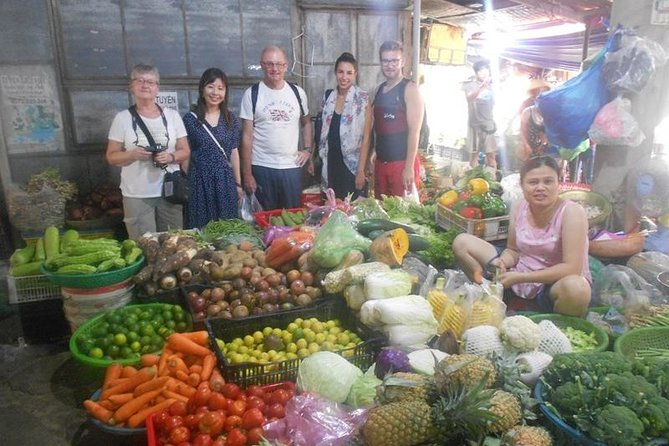 Hoi An Cooking Class(Market,BasketBoat Crabfishing&Cooking Class) - Choosing your route out of the old town