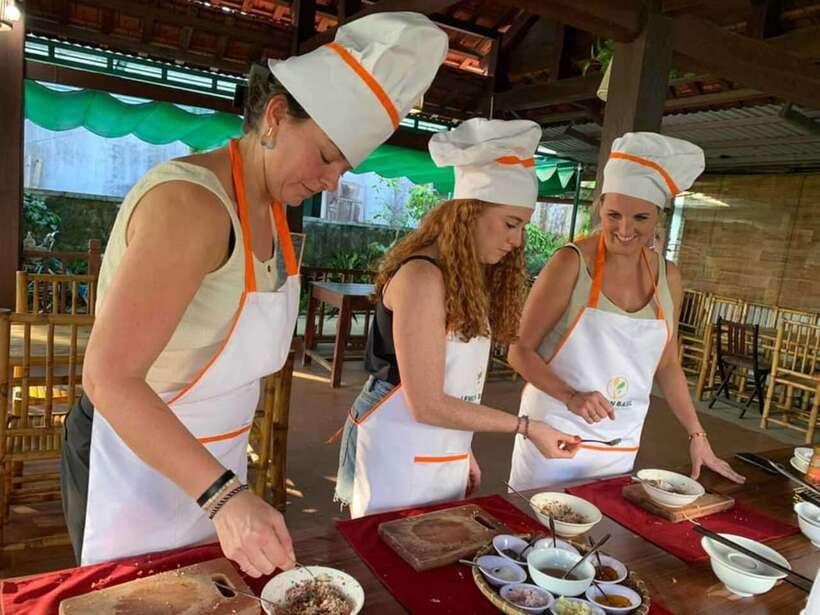 Hoi An : Cooking Class, Market Tour, and Basket Boat Ride - Is $29 a fair price?