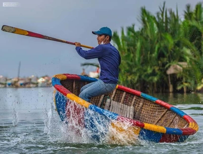 Hoi An: Market tour - Cam Thanh Cooking Class & Basket Boat - Taking a round basket boat through Bay Mau