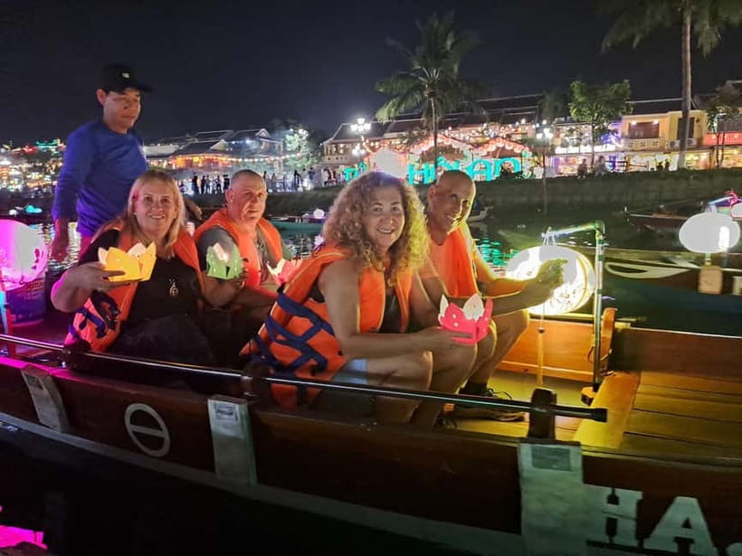 Hoi An Street Food, night market and lantern boat ride - The local market, where food becomes the main attraction