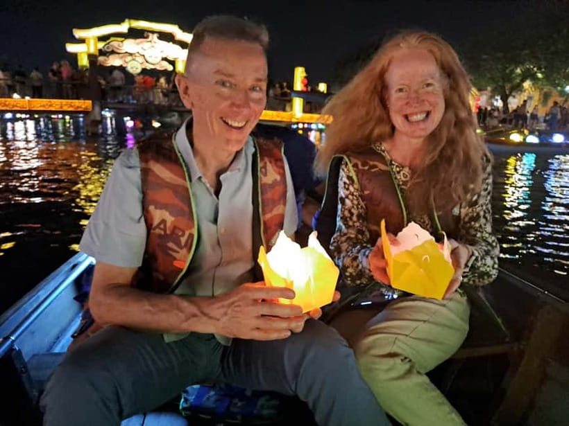 Hoi An Street Food, night market and lantern boat ride - Meeting Henry or Uyen at Hoi An Museum