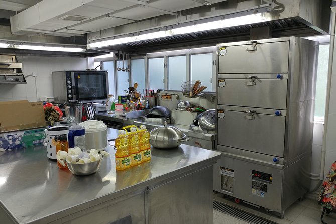 Hong Kong Market Walking Tour & Chinese Cooking Class - Key points worth knowing before you book