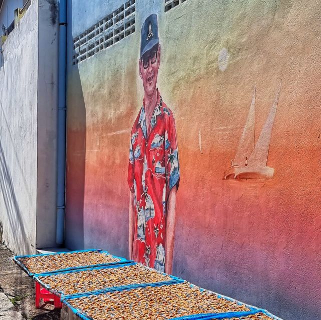 Hua Hin: Thai Street Food & Market Walking Tour - Cream and the value of a six-person group