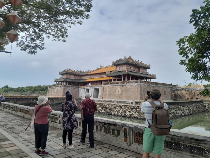 Hue:Deluxe Walking tour to Imperial City and Dong Ba Market - Why this three-and-a-half-hour route works