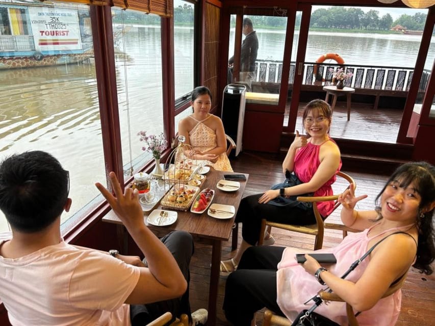 Hue: Dragon Boat Cruise, Imperial Citadel, & Market Day Trip - Dong Ba Market and the practical side of Hue