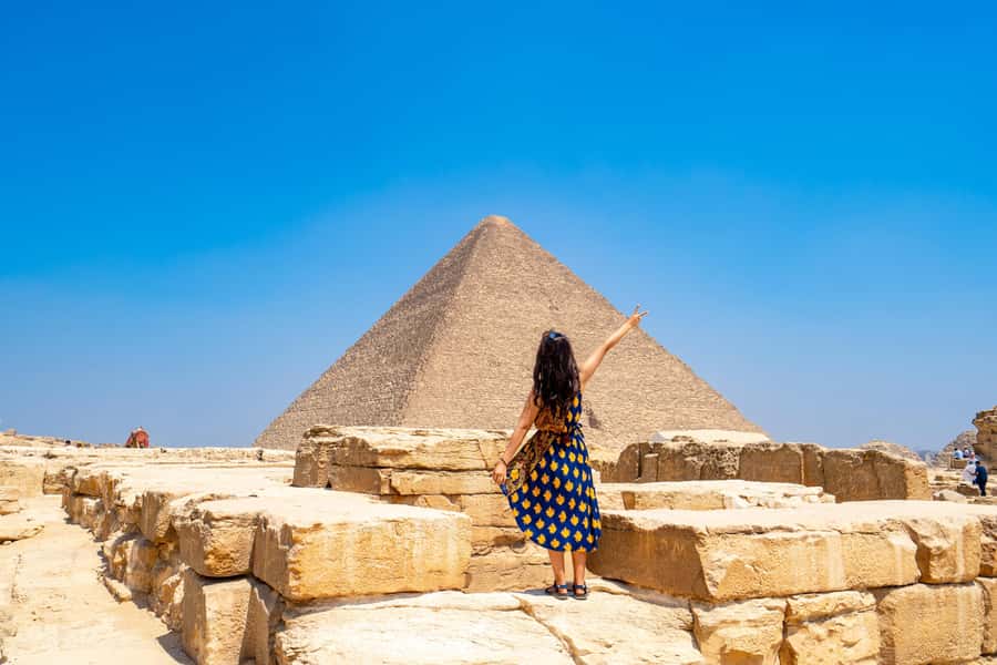Hurghada: Cairo Pyramids, Sphinx, Museum & Bazaar Day Tour - The early drive from Hurghada to Cairo