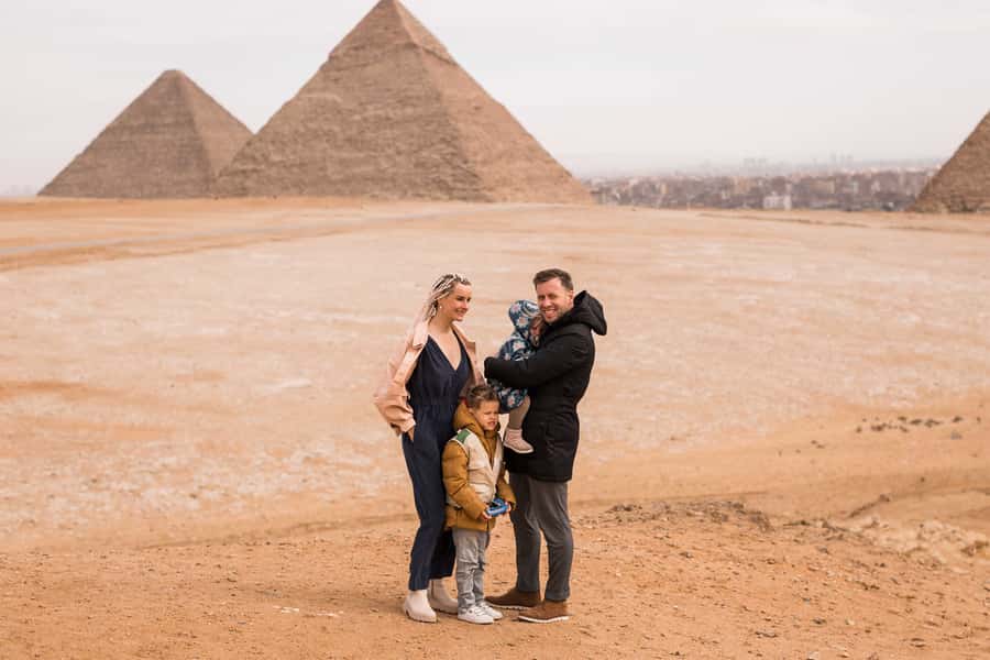 Hurghada: Giza Pyramids, Sphinx, Museum & Old Souq Day Trip - Who should book this Cairo day trip?