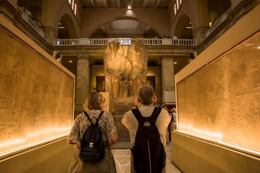 Hurghada: Giza Pyramids, Sphinx, Museum & Old Souq Day Trip - The Egyptian Museum and its 120,000 objects