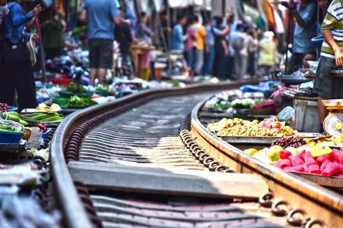 Iconic Markets: Damnoen & Train Market Explore - Starting before sunrise in Bangkok