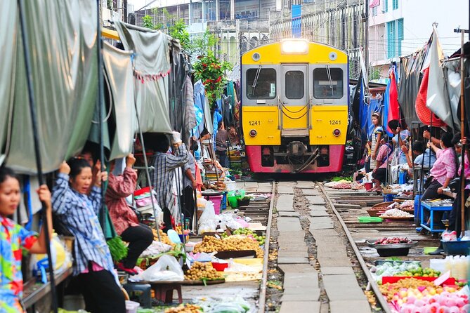 Iconic Markets: Damnoen & Train Market Explore - Who should book this outing