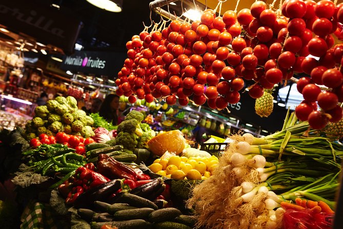 Interactive Paella & Market: Bottomless Wine & Rambla Views - Starting at La Rambla 58 at 10 a.m.
