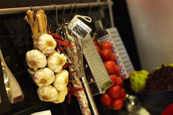 Interactive Paella & Market: Bottomless Wine & Rambla Views - The sample menu: five Spanish dishes