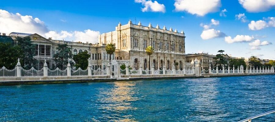 Istanbul: Dolmabahce Palace and Grand Bazaar Tour - Why this palace-and-market pairing works