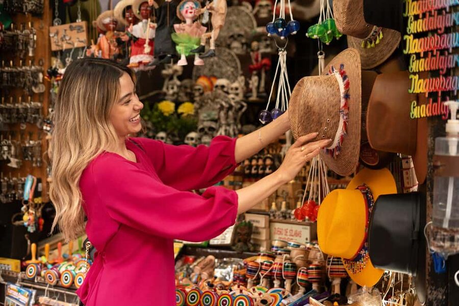 Istanbul: Grand Bazaar Shopping Tour & Shopping Assistant - Why a shopping assistant helps in the Grand Bazaar