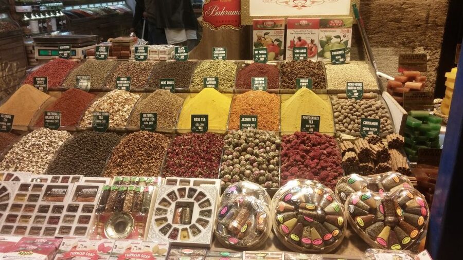 Istanbul: Morning Bosphorus Boat Tour with Spice Bazaar - The Bosphorus cruise is the main event