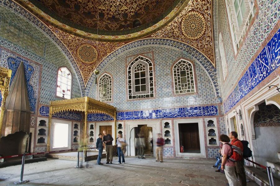 Istanbul Old City to Grand Bazaar Tour - Pickup, transport, and the pace of seven hours