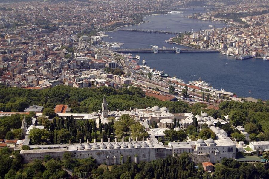 Istanbul Old City to Grand Bazaar Tour - Hagia Sophia, where several eras meet