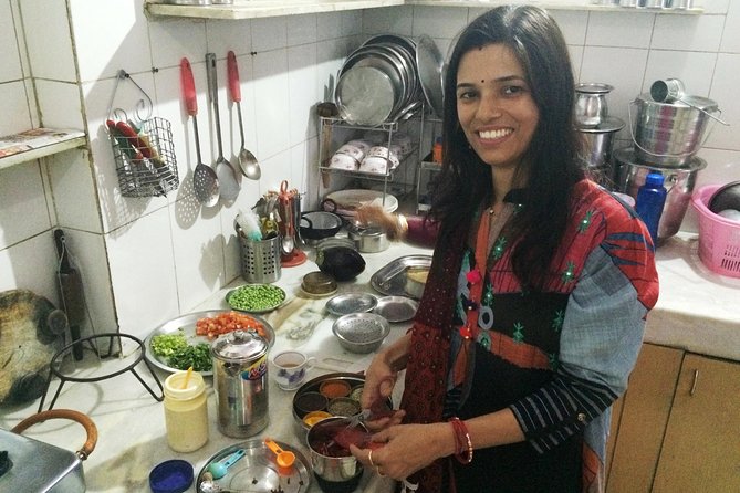 Jaipur Market Tour & Vegetarian Rajasthani Home Cooking Class - Key things to know before booking