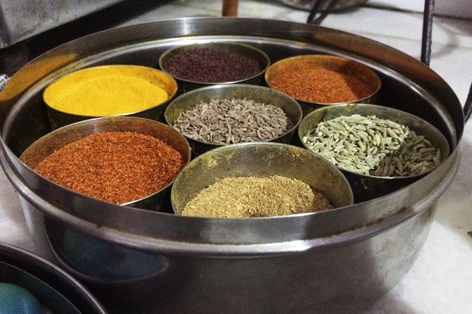 Jaipur Market Tour & Vegetarian Rajasthani Home Cooking Class - Why this Jaipur cooking class feels different