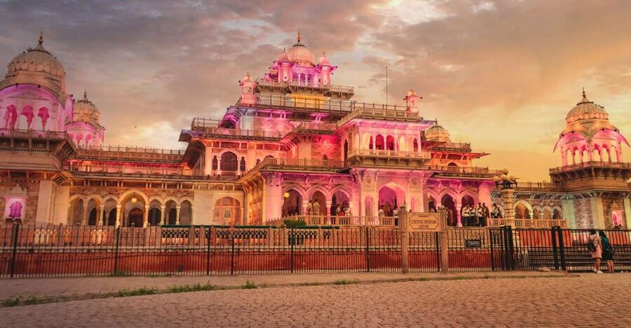 Jaipur Sightseeing by Tuk-Tuk: Temples, Palaces & Markets - Panna Meena ka Kund and the geometry of water