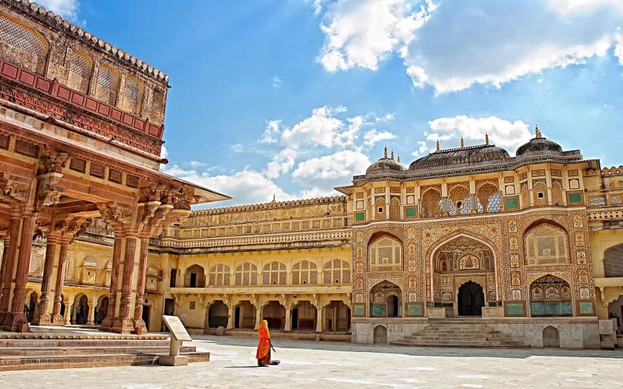 Jaipur Sightseeing by Tuk-Tuk: Temples, Palaces & Markets - Amber Fort: give the longest stop your full attention