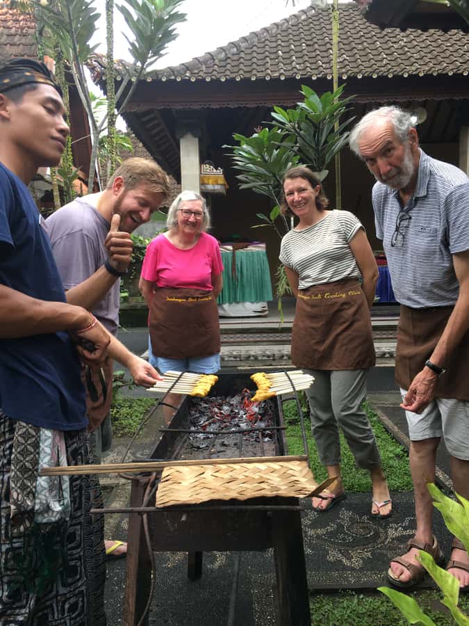 Jambangan bali cooking class with morning market tour - Cooking With Balinese Techniques
