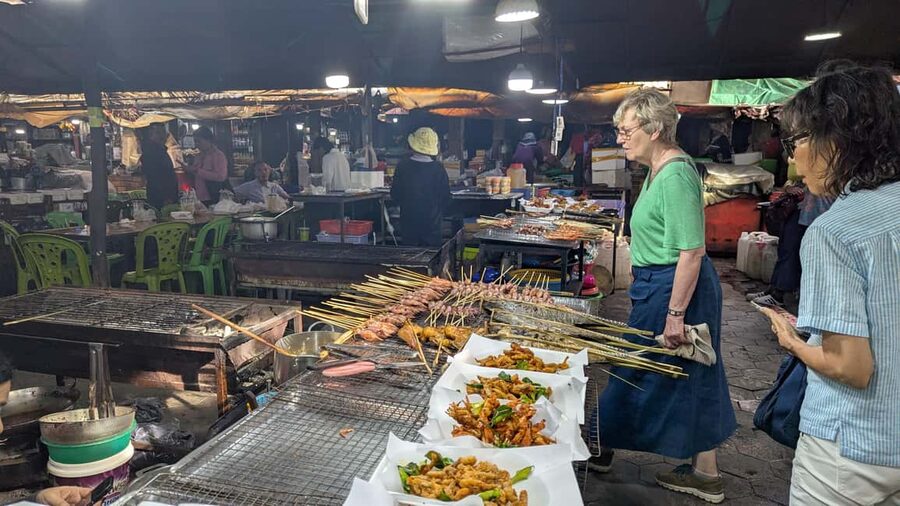 Kampot Pepper & Kep/Crab Market Tours: Salt, Secret lake - Salt fields and the work behind the scenery