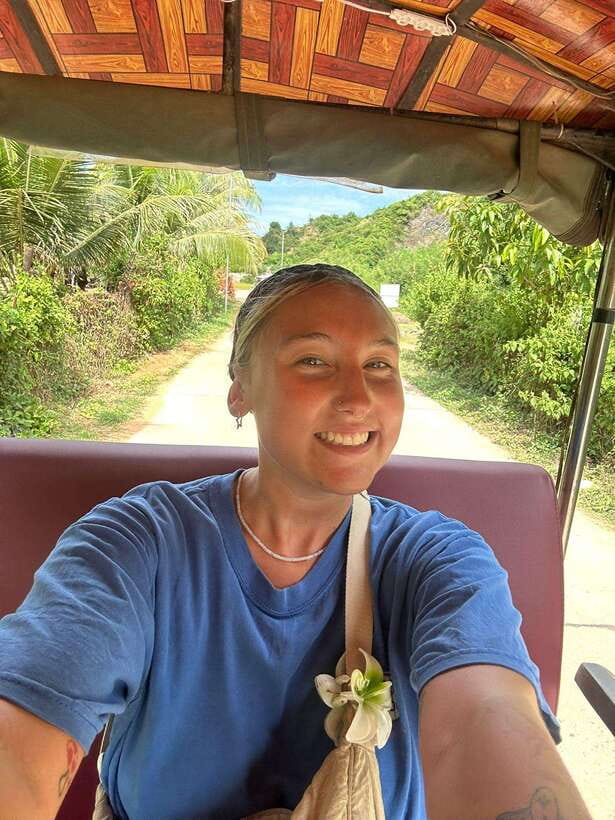Kampot: Tuk Tuk Trip to Pepper Farm, Kep, Crab Market & More - Kep Beach and the ride back to Kampot