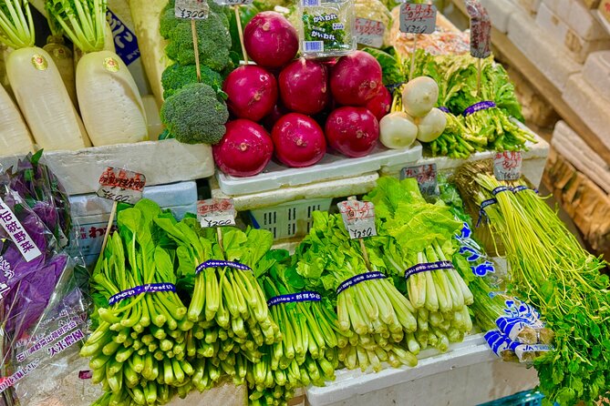 Kanazawa: 2-Hour Private Tour of Omicho Market with Tastings - Timing, comfort, and market manners