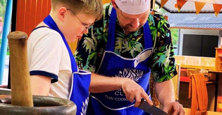 Ko Lanta: Thai Cooking Class with Market Tour and Dinner - Key points at a glance